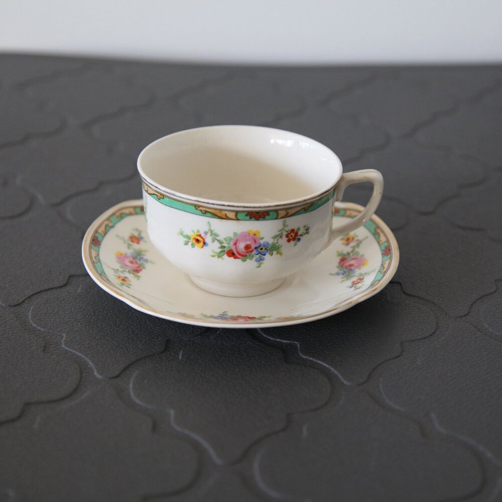 Antique Gold Plated Johnson Bros. of England Fine Bone China Tea Cup/Saucer Set